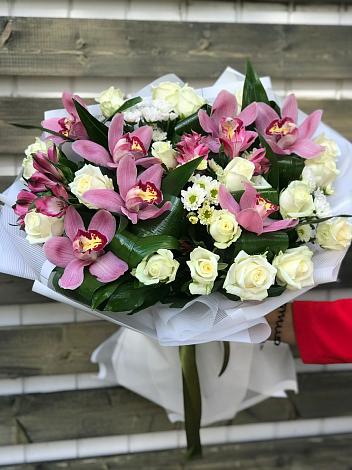 Букет цветов из: Розы и Хризантемы в Чишмах