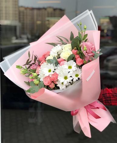Букет цветов из: Розы, Лизиантусы и Хризантемы в Чишмах